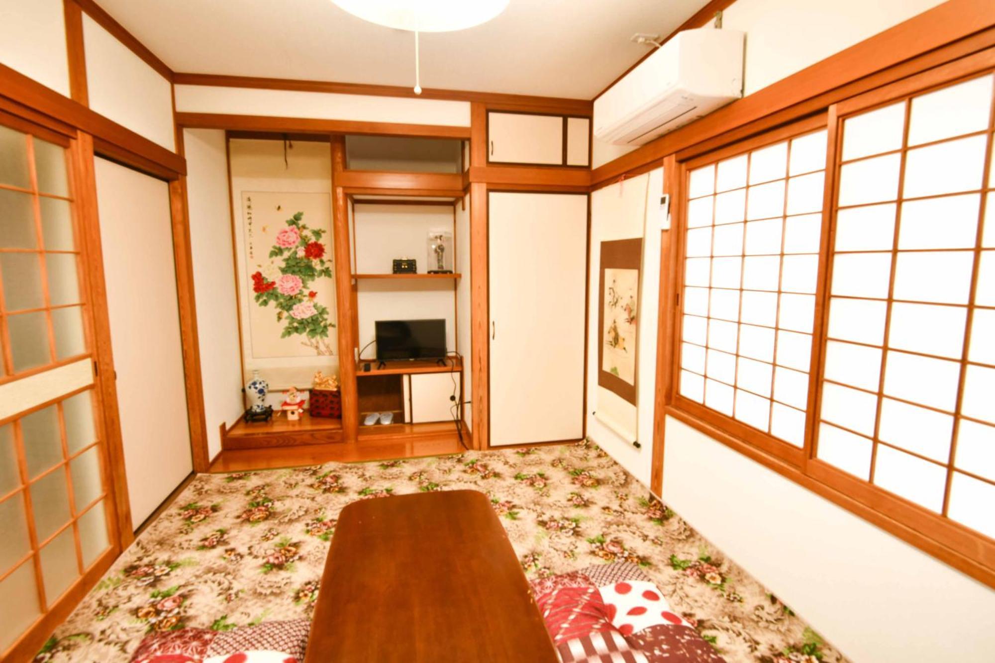 媛楽園 松山中心地及び道後温泉に近い家族やグループ旅行の多人数が泊まれる快適な宿 Exterior foto